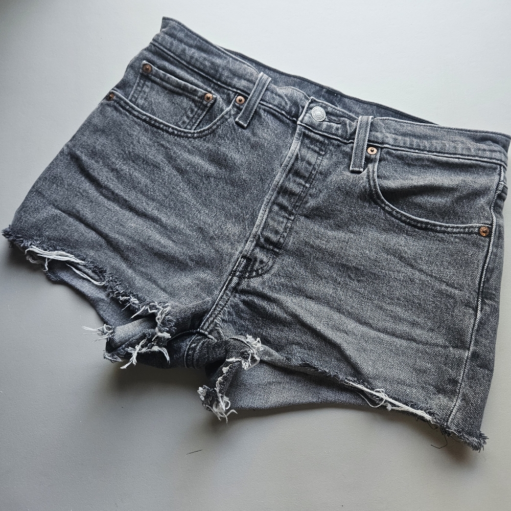 Levi Strauss Levi's 501 Raw Hem Gray Denim Shorts Women's Size W30 Button Fly